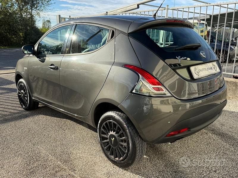Usata Lancia Ypsilon S 86 CV (63 kW) 2014 Grigio Utilitaria