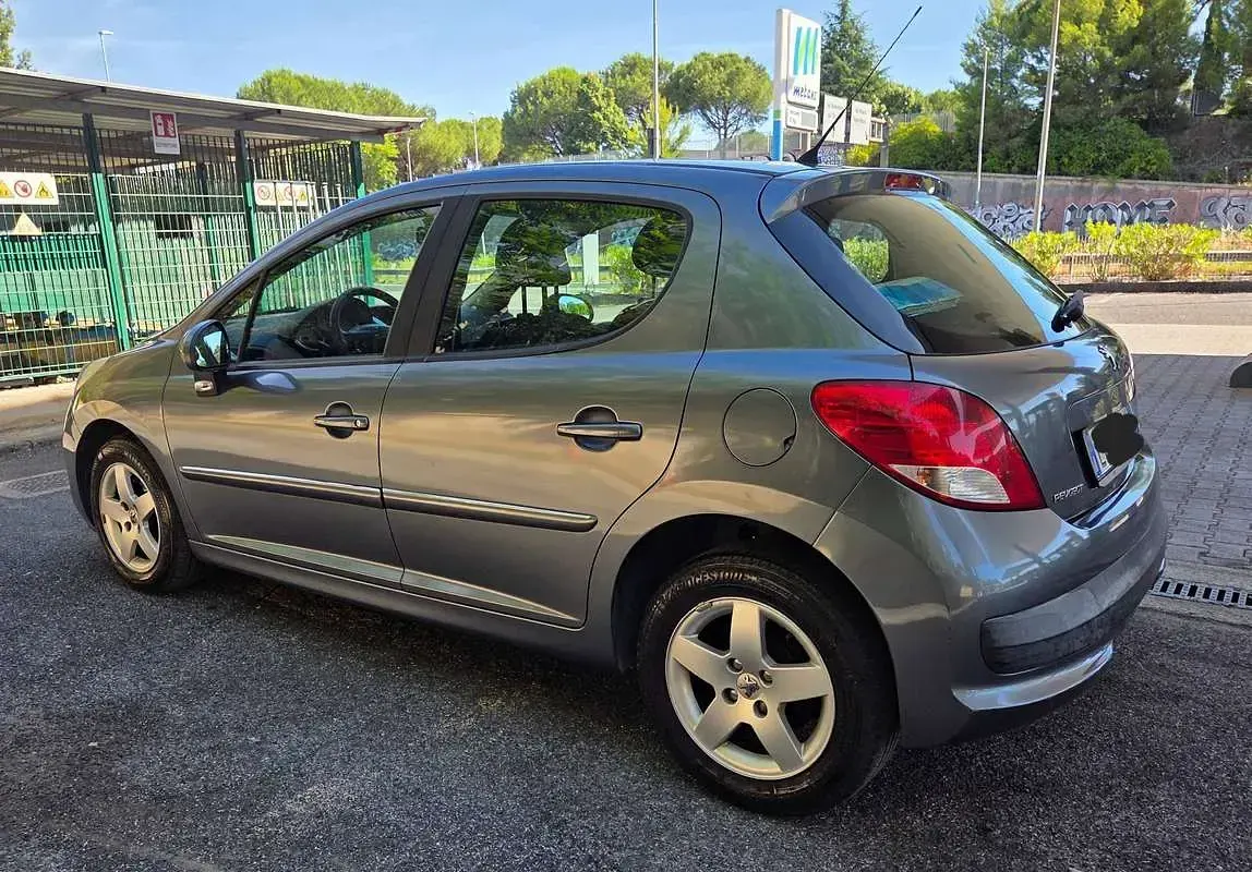 Usata Peugeot 207 68 CV (50 kW) 2011 Grigio Berlina