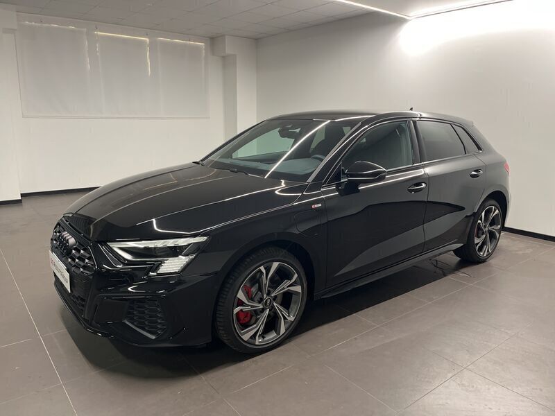 Usata Audi A3 Sportback Ambiente 272 CV (200 kW) 2025 Utilitaria