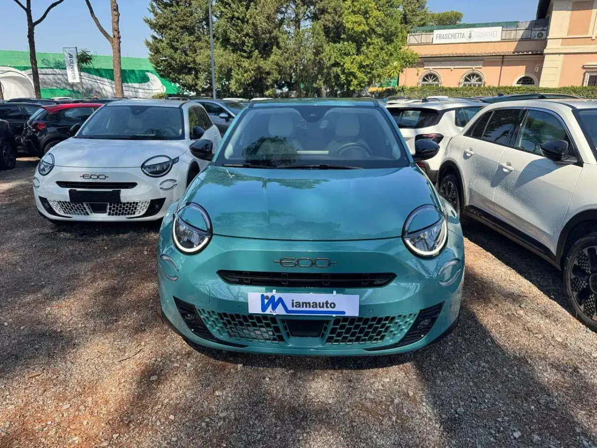 Usata Fiat 600 La Prima 110 CV (80 kW) 2025 Verde lattementa SUV