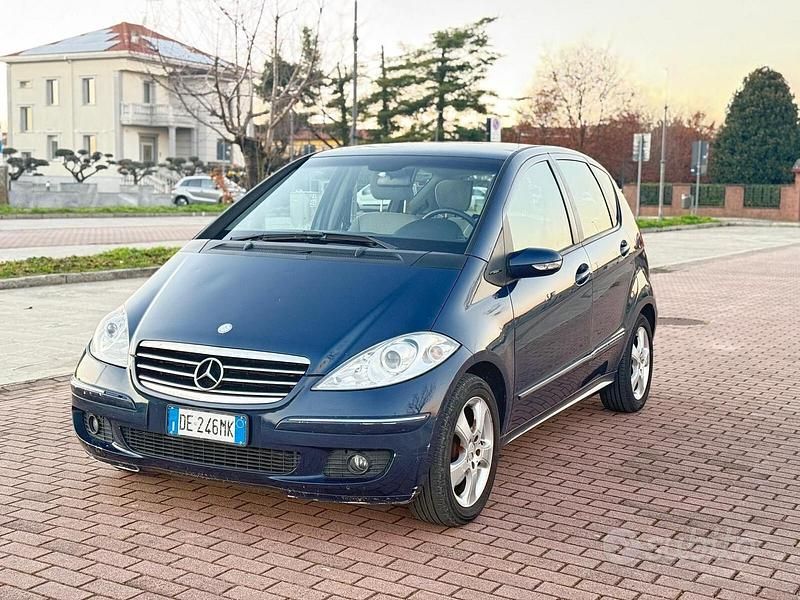 Beige Usata 2006 Mercedes A200 Avantgarde Tre volumi | 2500 € (Ottimo prezzo) - Immagine 1/4