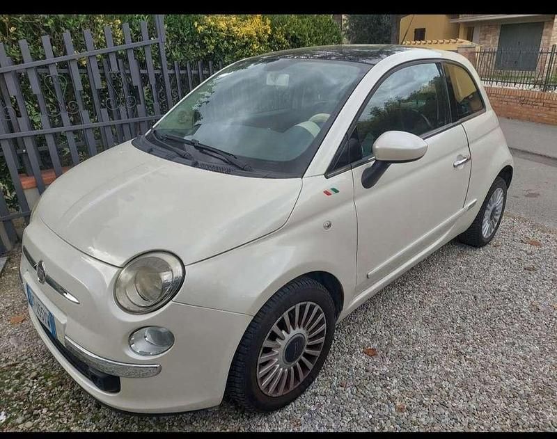 Usata Fiat 500 Lounge 75 CV (55 kW) 2009 Bianco Utilitaria