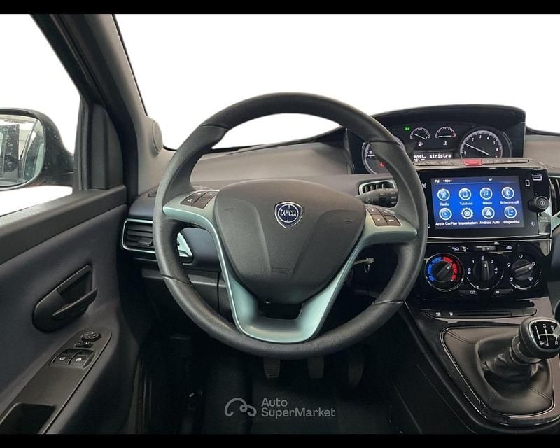 Usata Lancia Ypsilon 69 CV (50 kW) 2023 Grigio Utilitaria