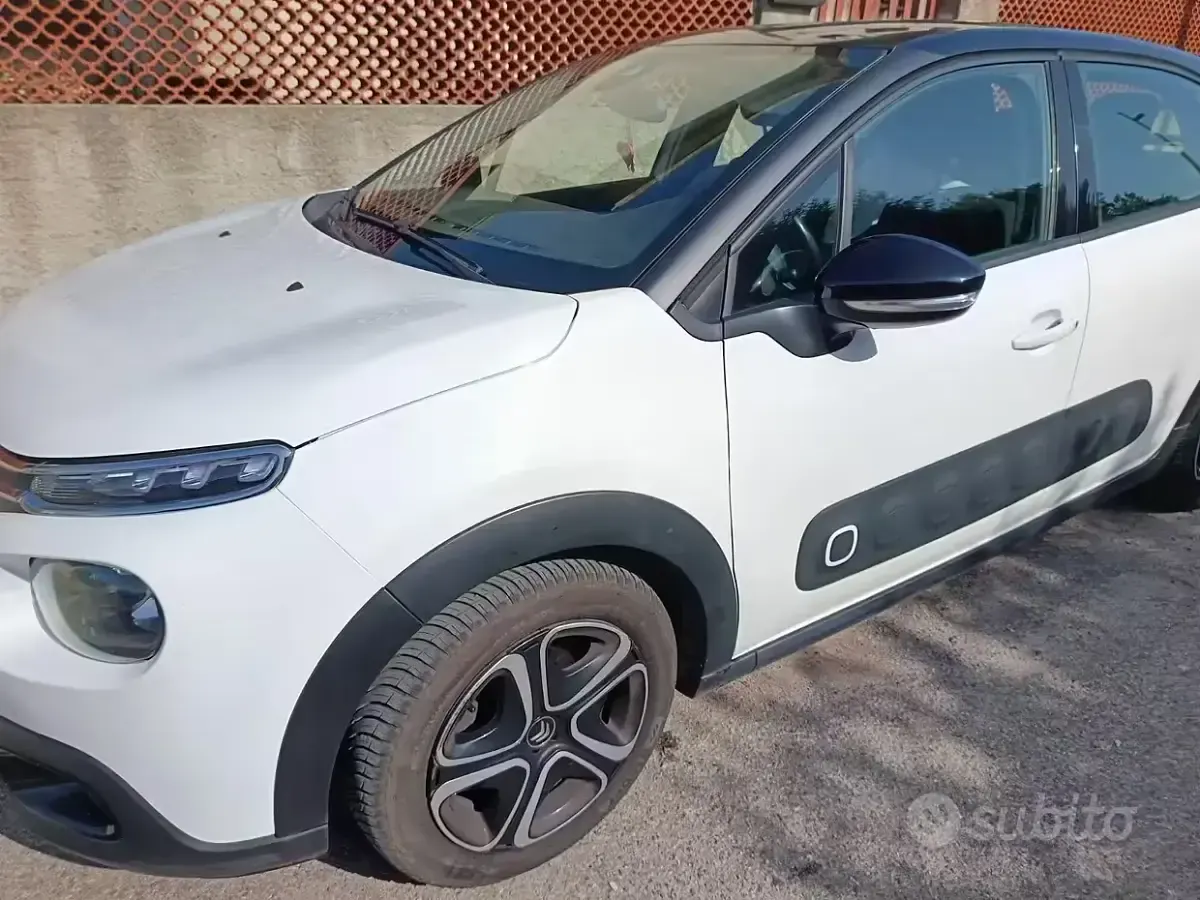 Usata Citroën C3 Shine 100 CV (73 kW) 2019 Utilitaria