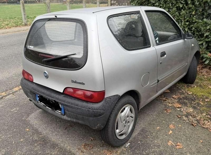 Usata Fiat 600 Pop 54 CV (39 kW) 2005 Argento Utilitaria