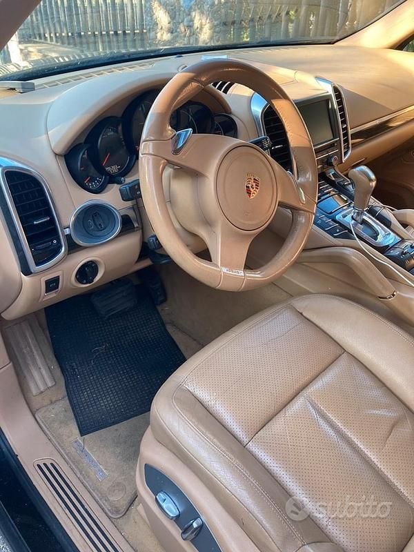 Usata Porsche Cayenne 239 CV (175 kW) 2010 Nero SUV