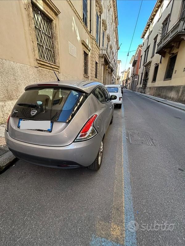 Usata Lancia Ypsilon 69 CV (50 kW) 2014 Utilitaria