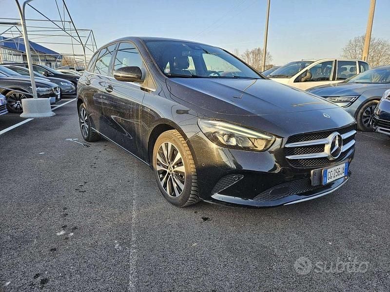 Usata Mercedes B250e Business 160 CV (117 kW) 2021 Nero Monovolume