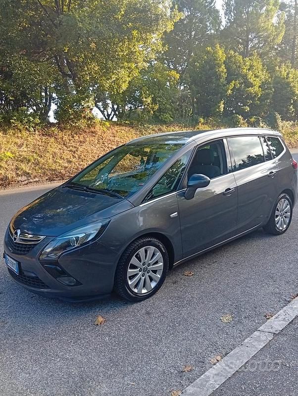 Usata Opel Zafira 150 CV (110 kW) 2012 Grigio Monovolume