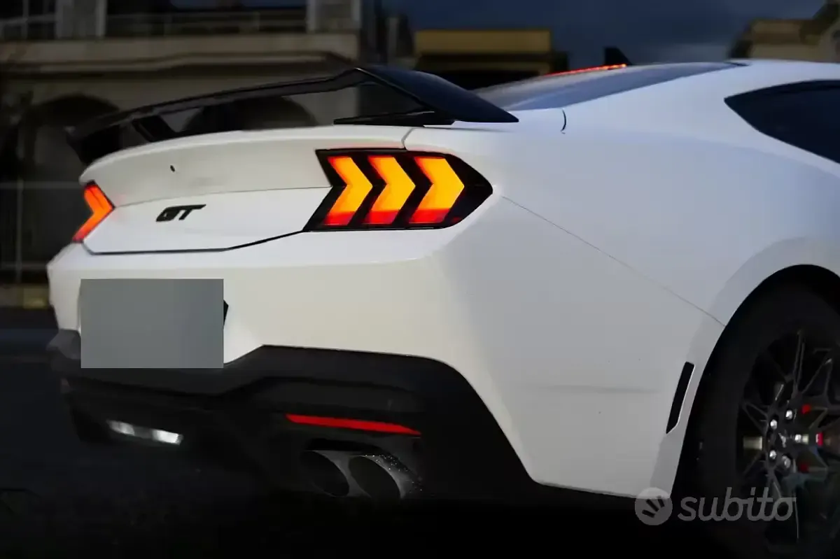 Usata Ford Mustang GT Fastback 446 CV (328 kW) 2025 Bianco Cabrio