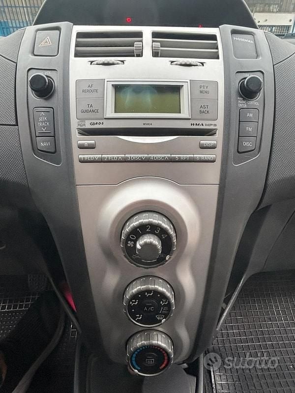 Usata Toyota Yaris Sol 90 CV (66 kW) 2006 Berlina