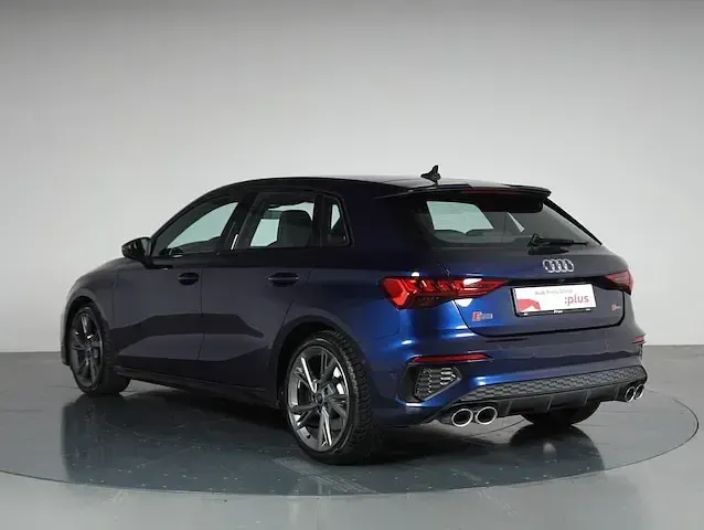 Usata Audi S3 Sport 310 CV (228 kW) 2023 Blu navarra metallizzato Berlina
