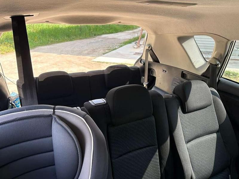 Usata Toyota Verso Active 126 CV (92 kW) 2011 Grigio Monovolume