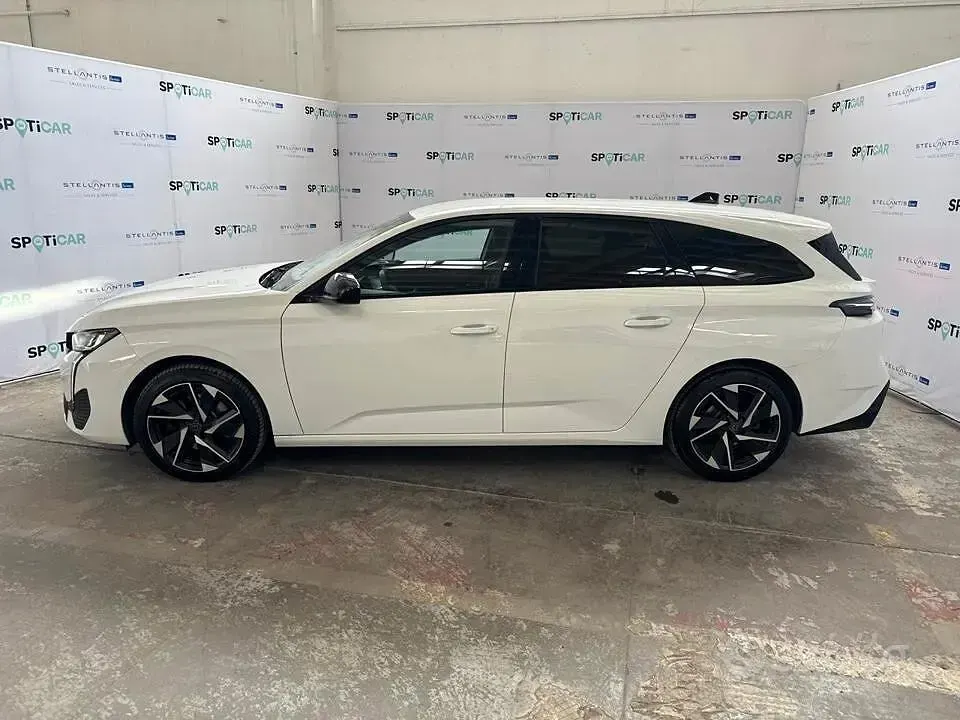 Occasion Peugeot 308 Allure 131 ch (96 kW) 2023 Blanc Break