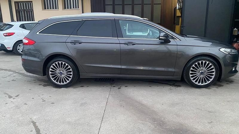 Usata Ford Mondeo Titanium 150 CV (110 kW) 2015 Grigio Station wagon
