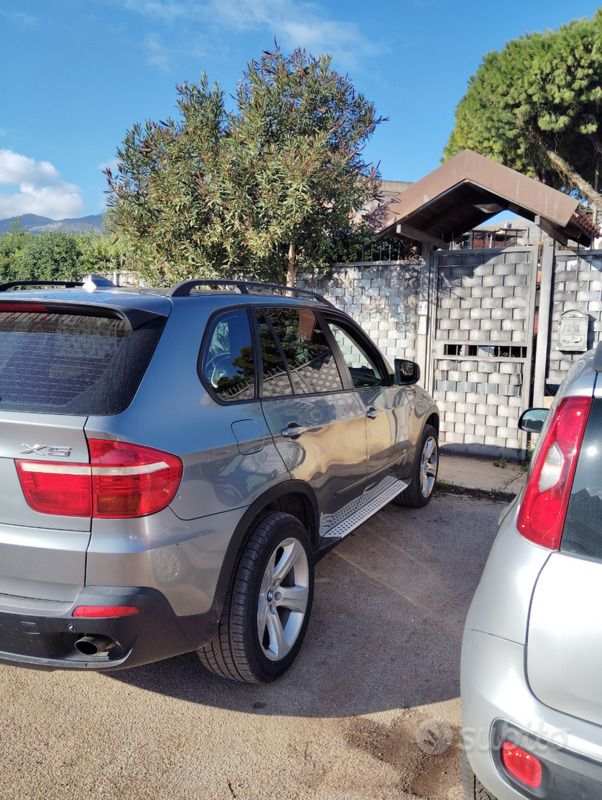Grigio Usata 2007 BMW X5 SUV | 8000 € (Buon prezzo) - Immagine 1/4