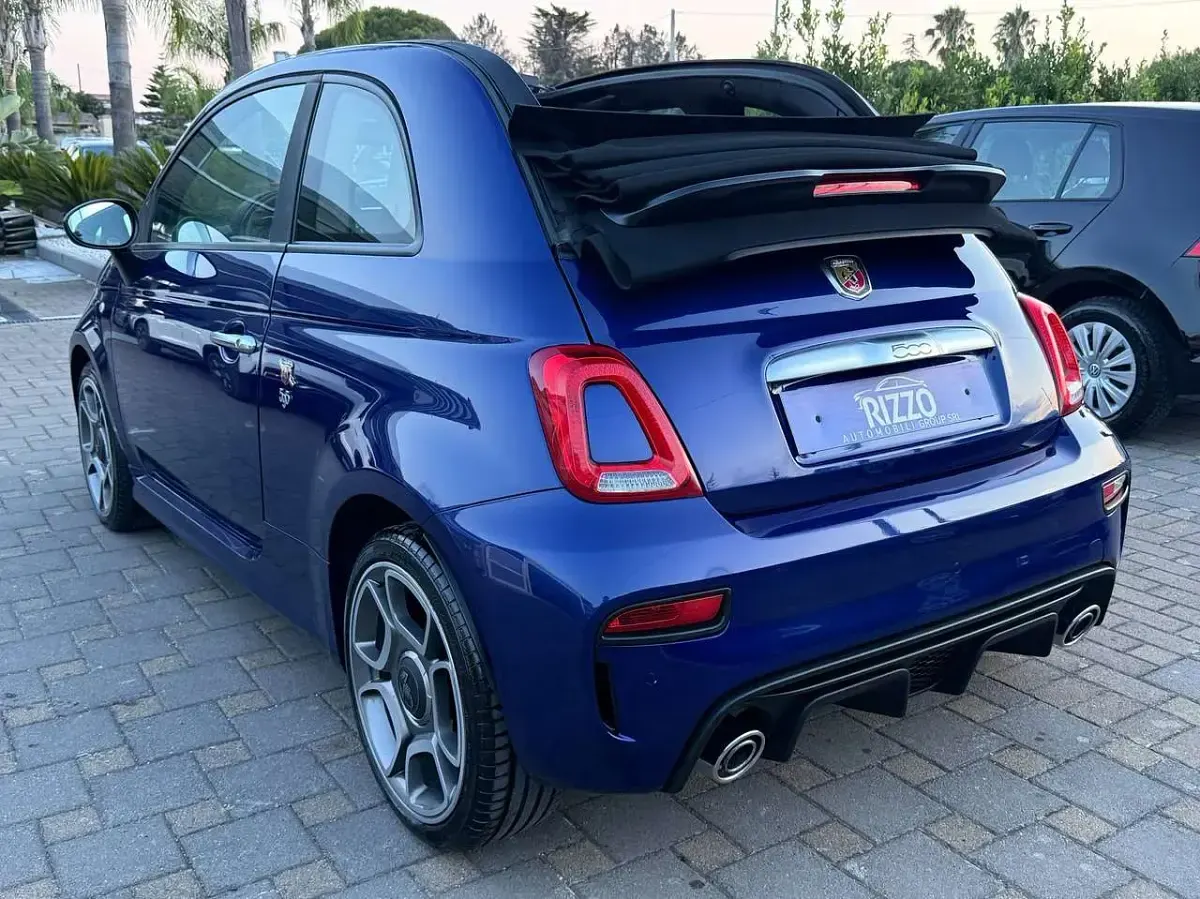 Usata Fiat 500C Abarth 136 CV (100 kW) 2021 Blu/azzurro Cabrio