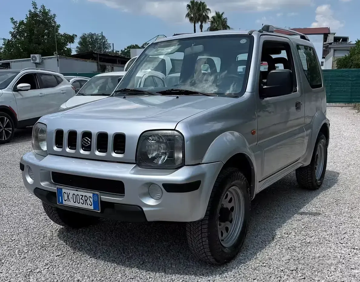 Usata Suzuki Jimny 82 CV (60 kW) 2003 Grigio SUV