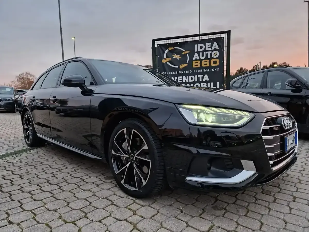 Usado Audi A4 Ambiente 204 CV (150 kW) 2024 Negro Familiar