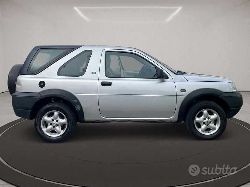 Usata Land Rover Freelander 111 CV (81 kW) 2002 Grigio SUV