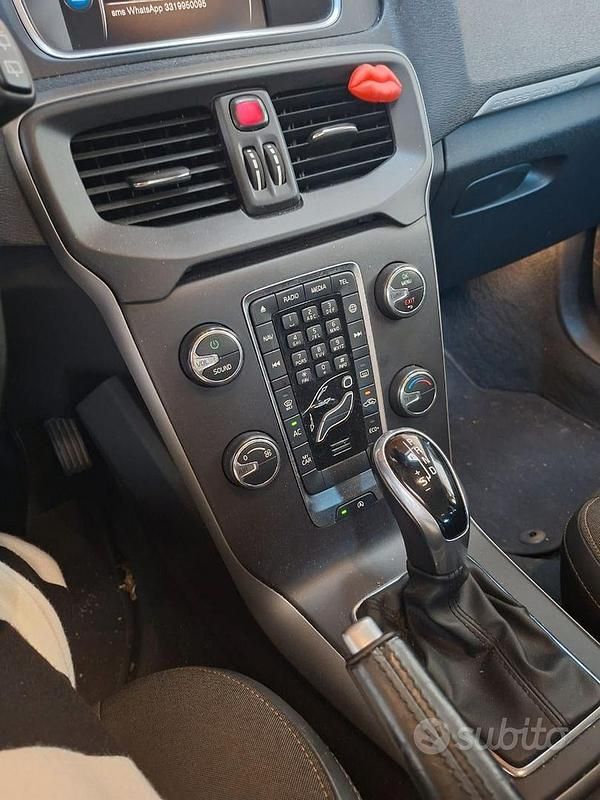 Usata Volvo V40 CC Business Edition 120 CV (88 kW) 2018 Bianco Station wagon