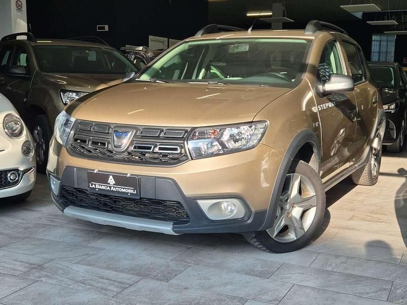 Beige Usata 2020 Dacia Sandero Comfort Due volumi | 9900 € (Buon prezzo) - Immagine 1/4