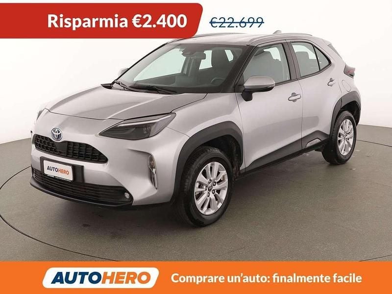 Usata Toyota Yaris Cross Active 92 CV (67 kW) 2022 Argento SUV