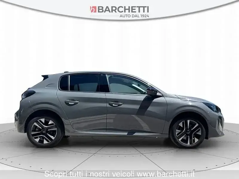 Usata Peugeot 208 Allure 101 CV (74 kW) 2025 Grigio Utilitaria