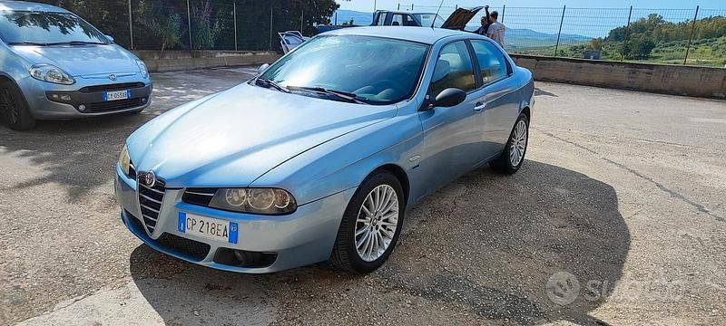 Usata Alfa Romeo 156 140 CV (102 kW) 2004 Blu Berlina