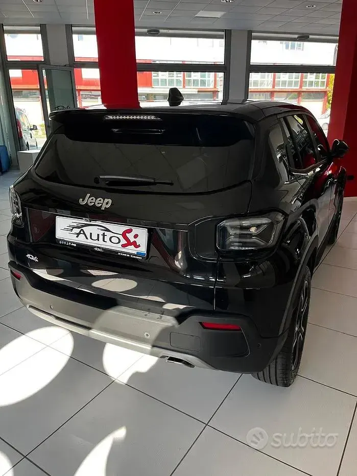 Usata Jeep Avenger Summit 101 CV (74 kW) 2023 Nero SUV