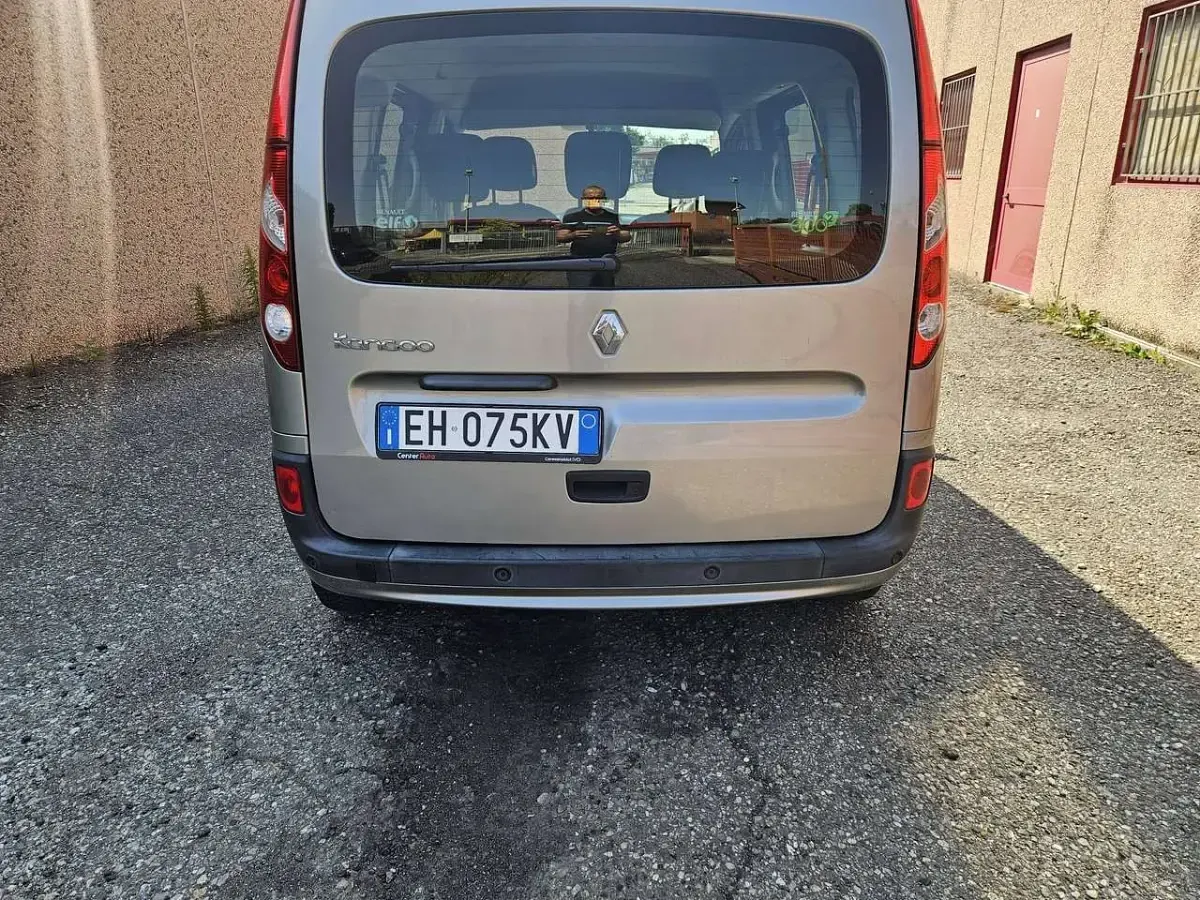 Usata Renault Kangoo 82 CV (60 kW) 2011 Bronzo Monovolume
