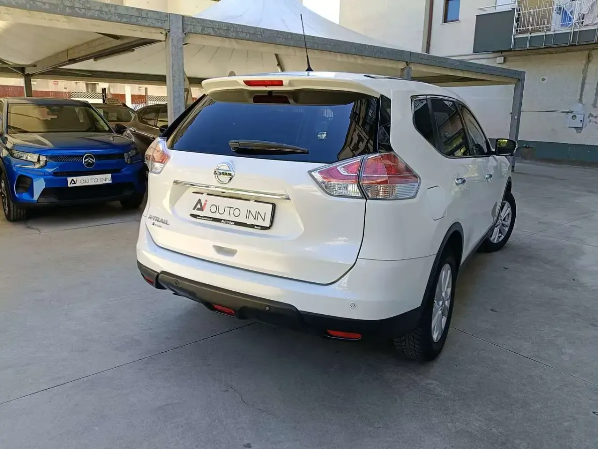 Usata Nissan X-Trail Acenta 131 CV (96 kW) 2017 White triplo strato SUV
