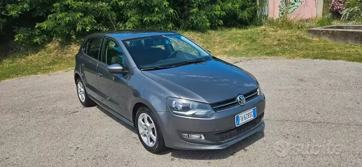 Usata VW Polo Comfortline 82 CV (60 kW) 2012 Grigio Utilitaria