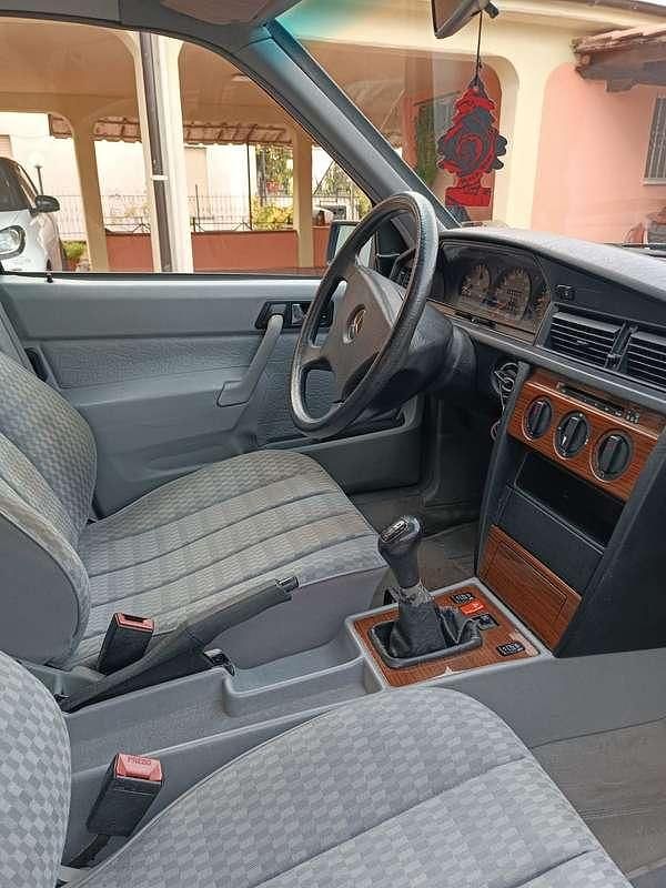 Usata Mercedes 190 109 CV (80 kW) 1992 Berlina
