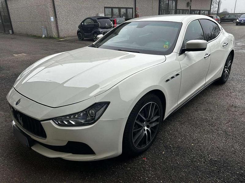 Bianco Usata 2016 Maserati Ghibli Tre volumi | 19.850 € (Buon prezzo) - Immagine 1/4
