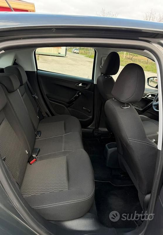 Usata Peugeot 208 2016 Grigio Utilitaria