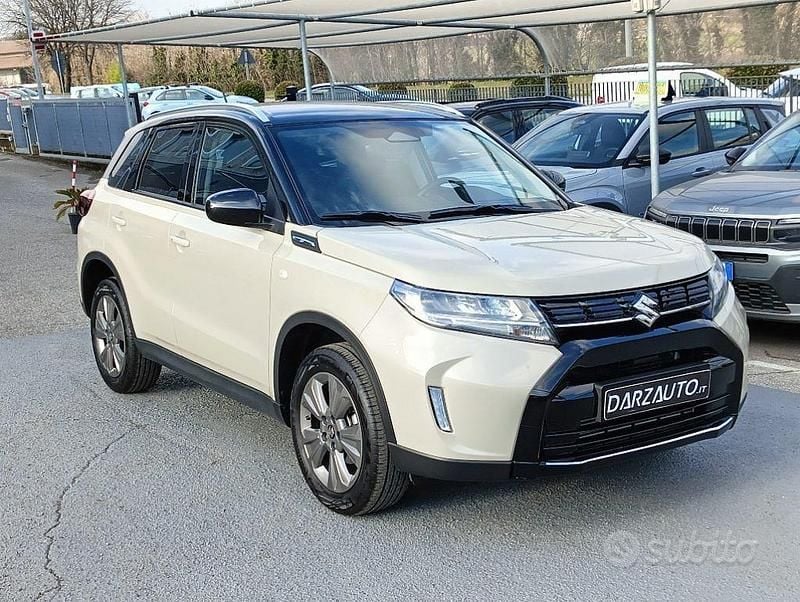 Usata Suzuki Vitara Cool 110 CV (80 kW) 2025 Avorio t. nero metallizzato SUV