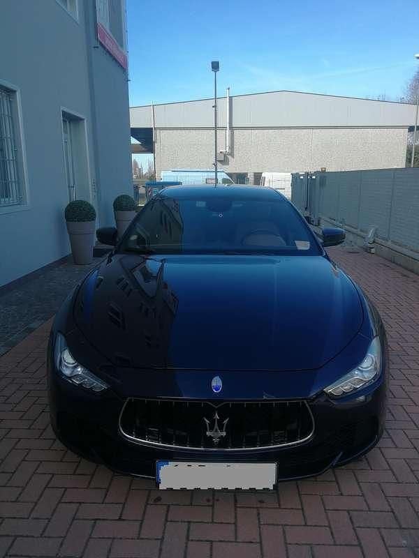 Usata Maserati Ghibli 275 CV (202 kW) 2017 Blu/azzurro Berlina