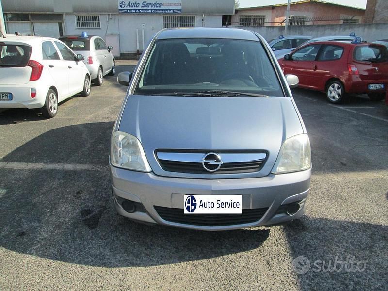 Grigio Usata 2007 Opel Meriva Cosmo Monovolume | 1500 € (Buon prezzo) - Immagine 1/4
