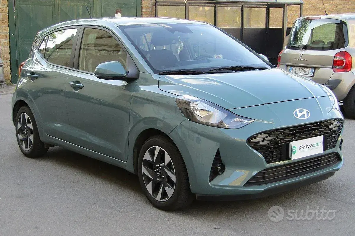 Usata Hyundai i10 67 CV (49 kW) 2023 Verde Utilitaria
