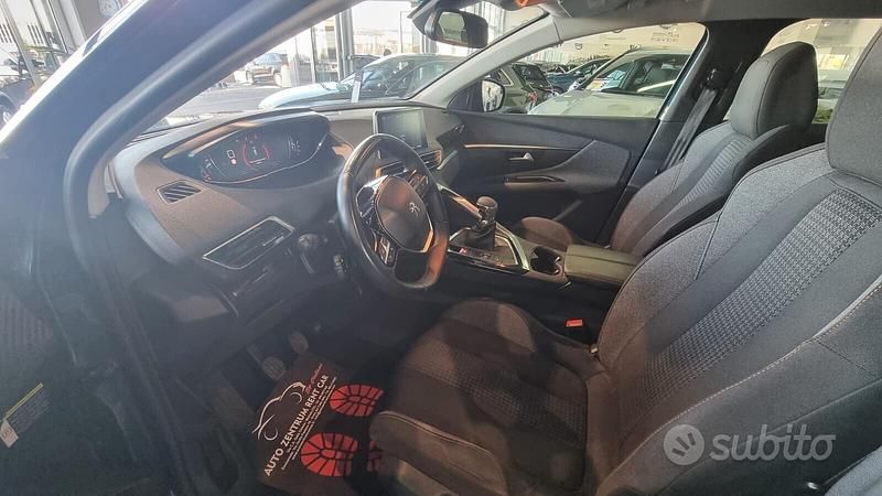 Usata Peugeot 3008 Allure 131 CV (96 kW) 2021 Blu SUV