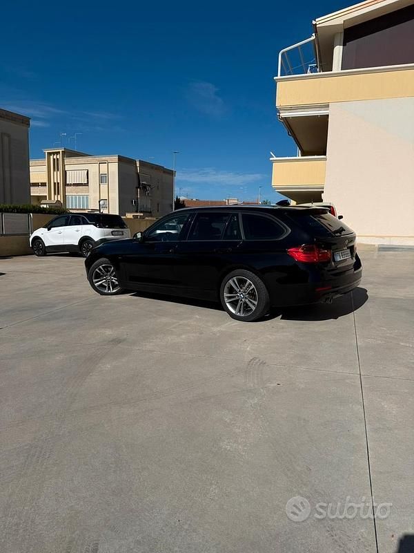 Usata BMW 320 184 CV (135 kW) 2013 Nero Berlina