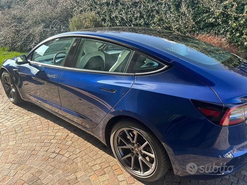 Usata Tesla Model 3 366 kW (498 CV) 2021 Blu Berlina