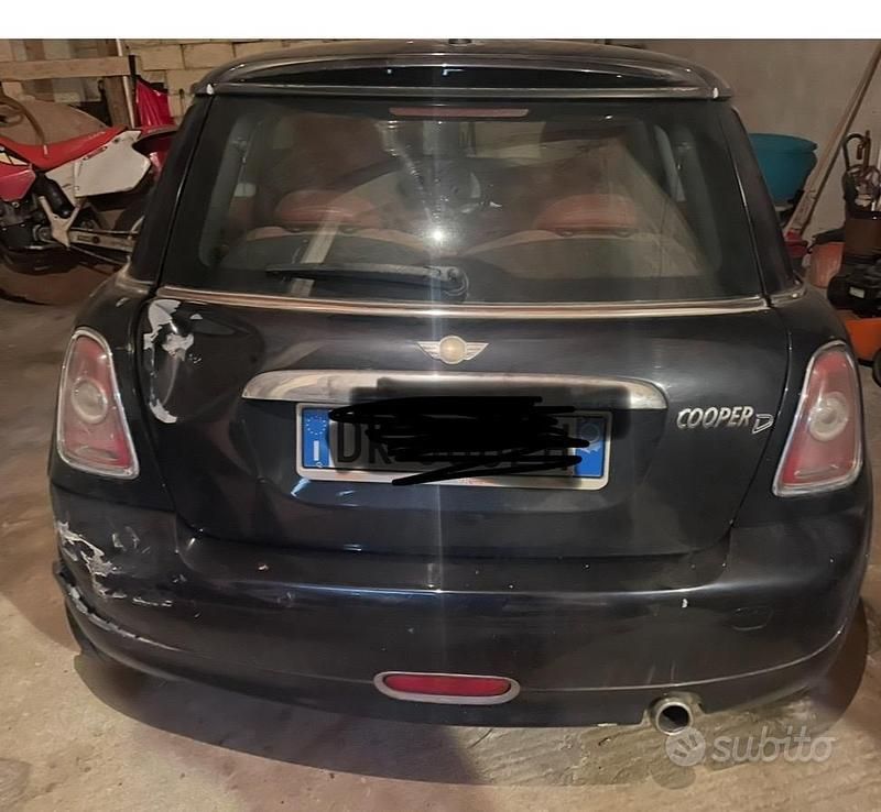Usata Mini Cooper D 110 CV (80 kW) 2006 Nero Utilitaria