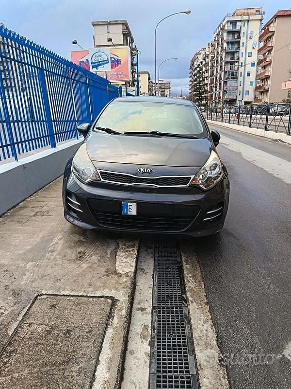 Usata Kia Rio Active 2016 Nero Utilitaria