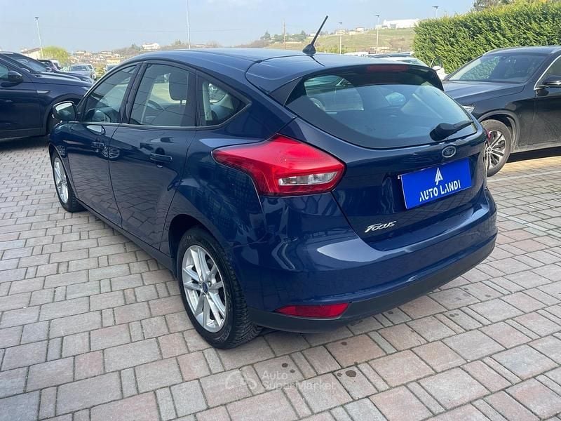 Usata Ford Focus S 120 CV (88 kW) 2017 Blu Berlina