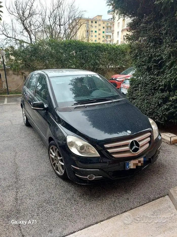 Usata Mercedes 200 140 CV (102 kW) 2008 Nero Monovolume