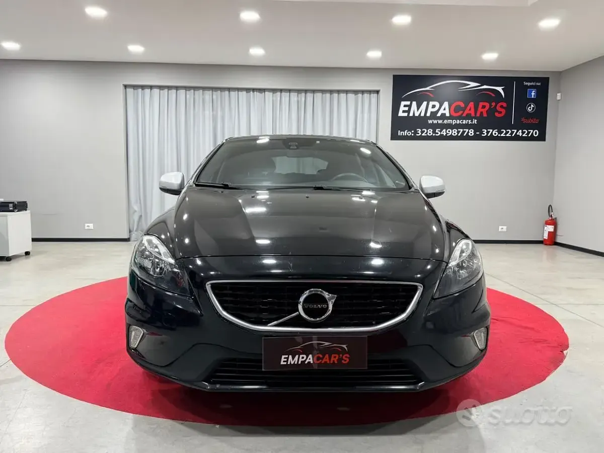 Usata Volvo V40 R-Design 150 CV (110 kW) 2017 Nero Berlina