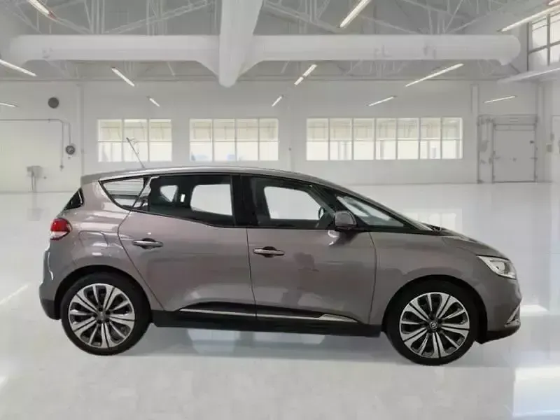 Usata Renault Scenic E-Tech Business 140 CV (102 kW) 2022 Monovolume