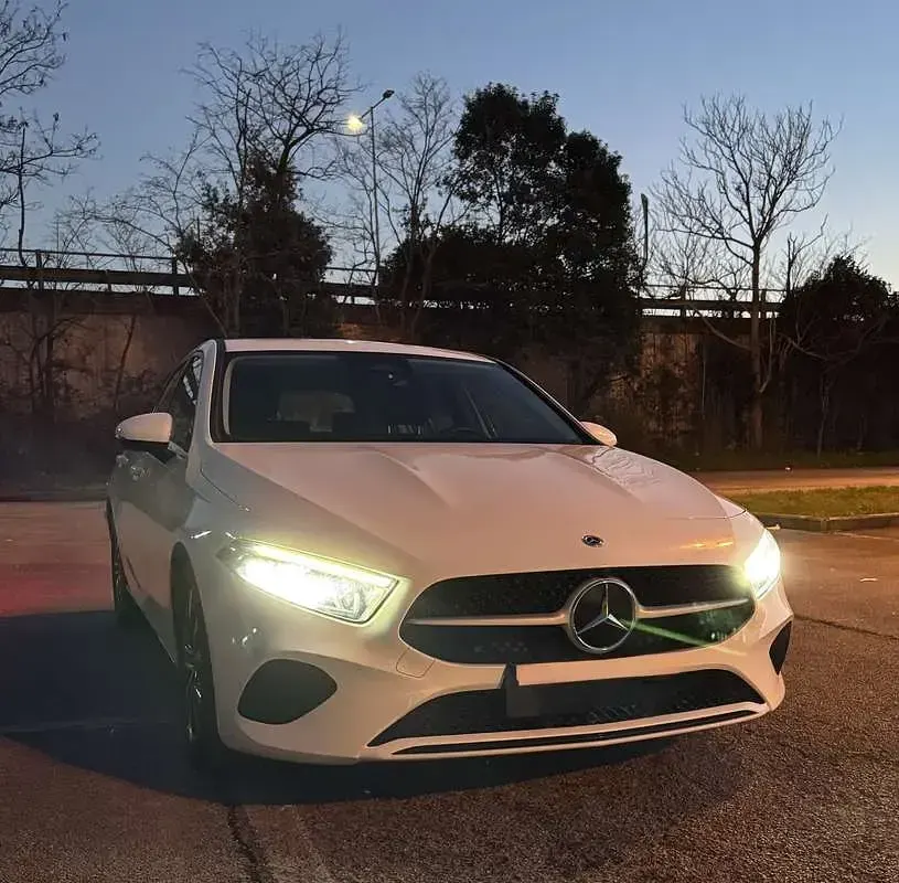 Gebraucht Mercedes A180 Advanced 116 PS (85 kW) 2024 Limousine